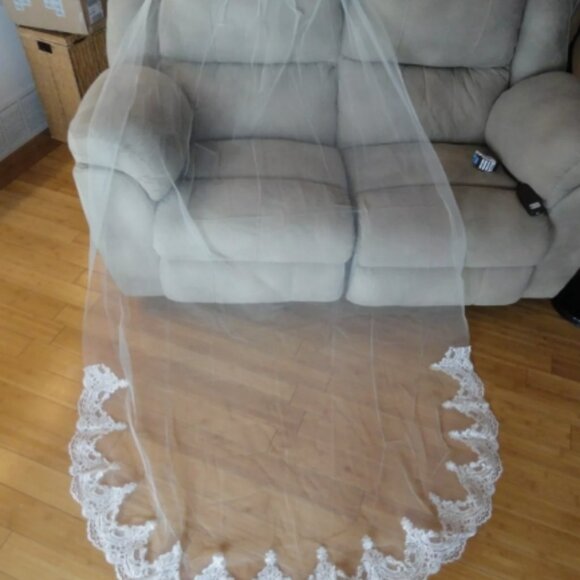 NEW 9ft WEDDING VEIL WHITE BRIDE BRIDAL ELEGANT CATHEDRAL WEDDING w/COMB LD 3997 main image 9